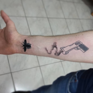 Tatouages ​​​​d'armes À Feu